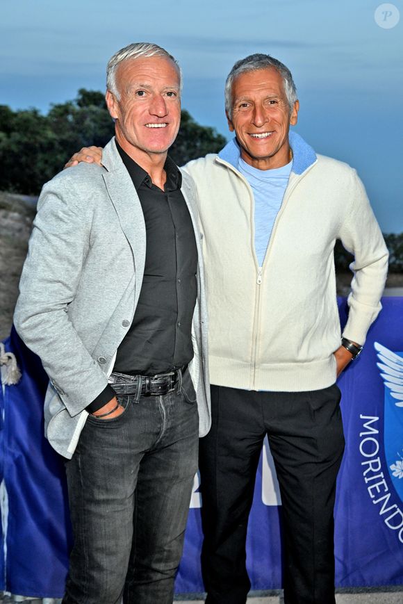 Didier Deschamps et Nagui durant soirée de clôture de la 1ere édition du festival Les Théâtrales d’Eze en plein air à l'oppidum du Col d'Eze avec la pièce "Brexit sentimental", le 8 août 2023. 
© Bruno Bebert / Bestimage