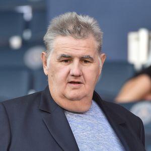 Pierre Ménès dans les tribunes lors du match de championnat de Ligue 1 Conforama opposant le Paris Saint-Germain au Racing Club de Strasbourg Alsace au Parc des princes à Paris, France, le 14 septembre 2019. Le PSG a gagné 1-0. © Giancarlo Gorassini/Bestimage