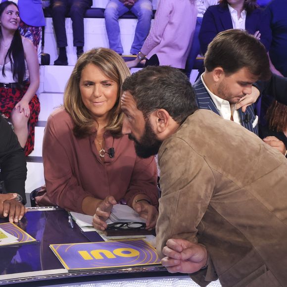 Exclusif - Rost, Valérie Benaim, Cyril Hanouna,  sur le plateau de l’enregistrement de l’émission « Face à Hanouna » présentée parC.Hanouna et diffusée sur C8 le 14 septembre 2024, à Paris, France, le 12 septembre 2024. © Jack Tribeca / Bestimage