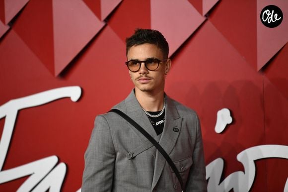 Romeo Beckham - Photocall de la soirée "Fashion Awards 2022" au Royal Albert Hall à Londres. Le 5 décembre 2022. Backgrid UK/ Bestimage