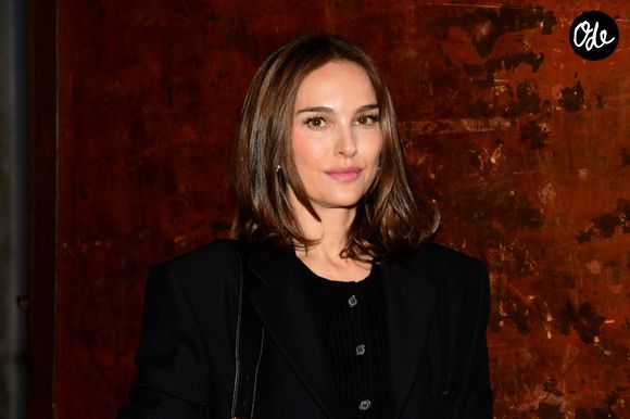 "J'essaie de dormir le plus possible. J'ai aussi l'impression qu'être enceinte est presque comme une cure détox, parce qu'on ne boit pas d'alcool et qu'on ne peut pas consommer de caféine."

Portrait de Natalie Portman a l'Institut Lumière dans le cadre du Festival Lumière de Lyon, le mardi 14 octobre 2025. © Romain Doucelin / Bestimage