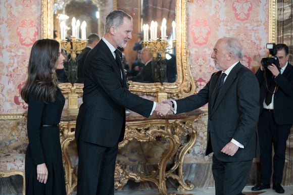 Le roi Felipe VI et la reine Letizia d’Espagne, organisent un déjeuner pour les membres du Monde de la Littérature au Palais Royal à Madrid, le 22 avril 2025. 

© Diego Radames / Europa Press / Bestimage
