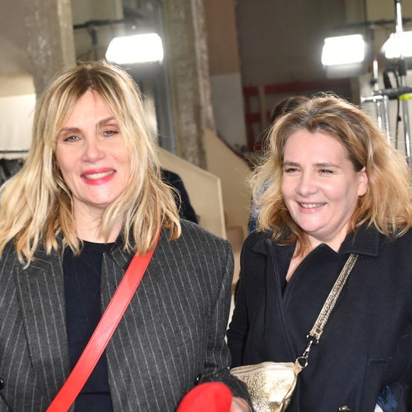 Marie-Amélie Seigner et Emmanuelle Seigner - Backstage du défilé de mode Haute-Couture Alexandre Vauthier au 50 boulevard Lefebvre lors de la Fashion Week Printemps-été 2023 de Paris, France, le 24 janvier 2023. ©  Veeren/Bestimage