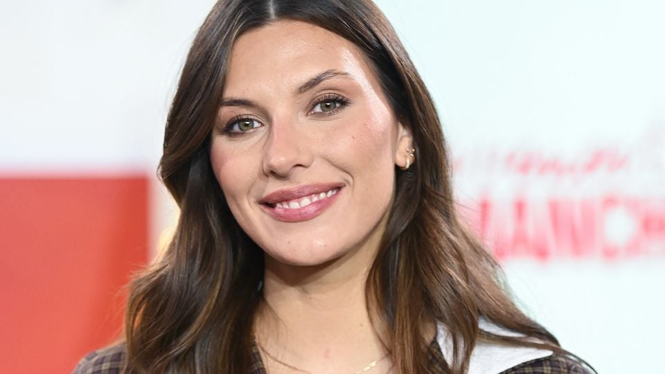 Camille Cerf prend la parole pour évoquer son lipœdème