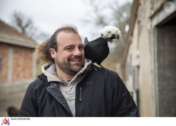 Celle-ci avait été ravagée par les flammes suite à un incendie.

Guillaume "l'Auvergnat", candidat de "L'amour est dans le pré", sur M6