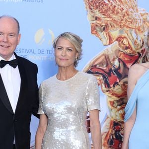 Le prince Albert II de Monaco, Robin Wright, La princesse Charlène de Monaco - Photocall de la soirée de clôture du 64ème Festival de télévision de Monte-Carlo le 17 juin 2025

© Denis Guignebourg / Bestimage