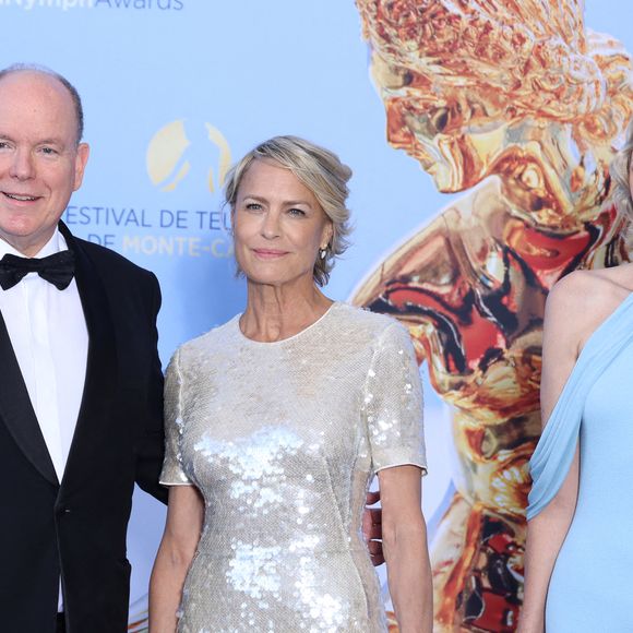 Le prince Albert II de Monaco, Robin Wright, La princesse Charlène de Monaco - Photocall de la soirée de clôture du 64ème Festival de télévision de Monte-Carlo le 17 juin 2025

© Denis Guignebourg / Bestimage
