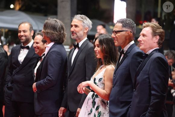 Ardavan Safaee, Alexandre Smia, Dimitri Rassam, Martin Bourboulon, Lyna Khoudri, Roschdy Zem, Nicolas Bridet - Montée des marches du film « 13 jours 13 nuits » lors du 78ème Festival International du Film de Cannes, au Palais des Festivals à Cannes. Le 23 mai 2025
© Jacovides-Moreau / Bestimage
