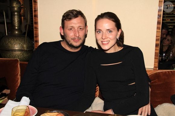 Amaury Leveaux aurait retenu deux personnes pensant être ses cambrioleurs

Exclusif - Amaury Leveaux et sa compagne lors du lancement du restaurant "Festif chez Noura" , gastronomie libanaise, à Paris le 3 janvier 2022.

© Philippe Baldini / Bestimage