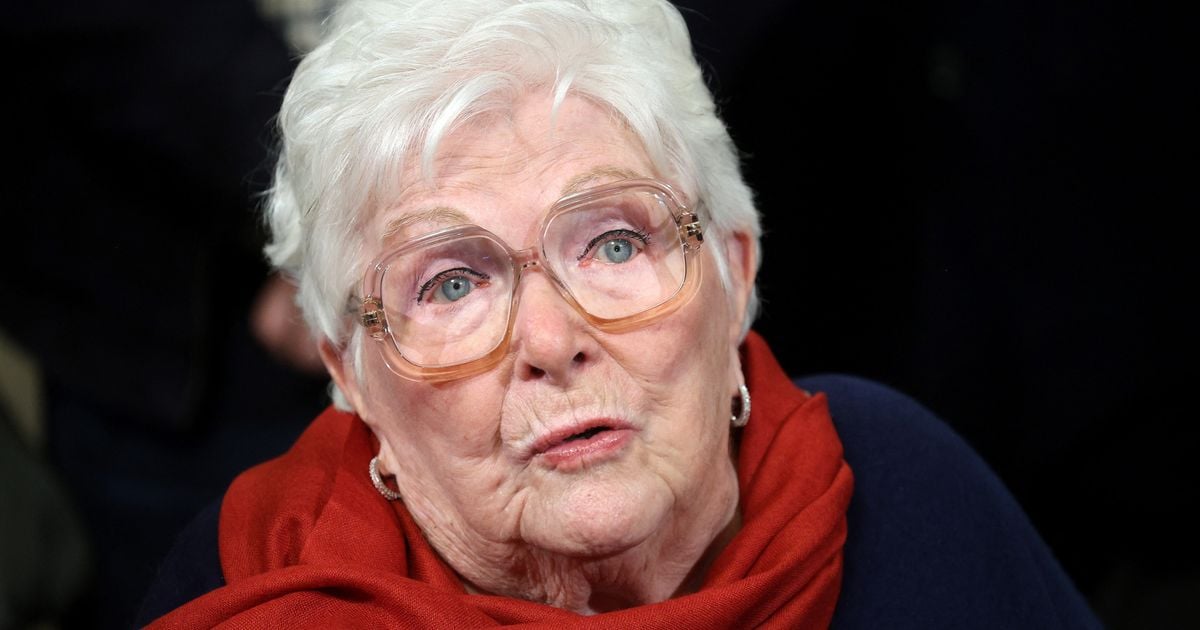 "Faites-le savoir à tout le monde" : A 97 ans, Line Renaud prend la parole et évoque son état