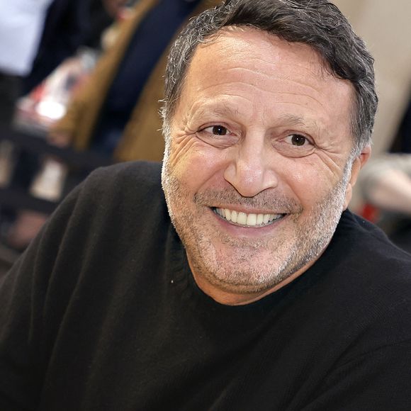 Arthur (Jacques Essebag) lors  du bicentenaire  de Hachette livre au Palais Brongniart " Les grandes rencontres Hachette " le 14 mars 2026. © Cédric Perrin/Bestimage