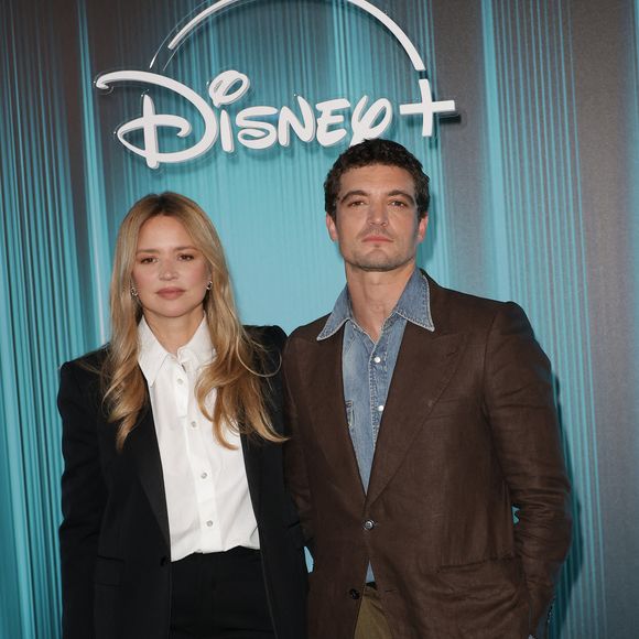 Virginie Efira et son compagnon Niels Schneider - Photocall du showcase 2026 Disney+ à l'Institut de France à Paris le 15 janvier 2026. © Coadic Guirec/Bestimage