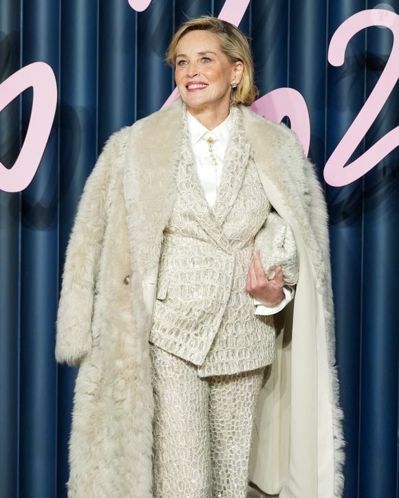 Sharon Stone présente aux Fashion Awards 2025 présentés par Pandora au Royal Albert Hall le 1er décembre 2025 à Londres, Angleterre. © Lucia Sabatelli / Bestimage
