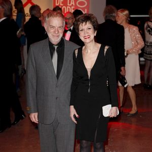 Cette maladie qui a finalement emmené Catherine Laborde, ce mardi 28 janvier 2025. 
En France, à Paris, Catherine Laborde et son compagnon Thomas Stern lors de la 9ème édition du dîner de la mode 2011 au profit du Sidaction au Pavillon d'Armenonville. Le 27 janvier 2011
© Christophe Aubert via Bestimage