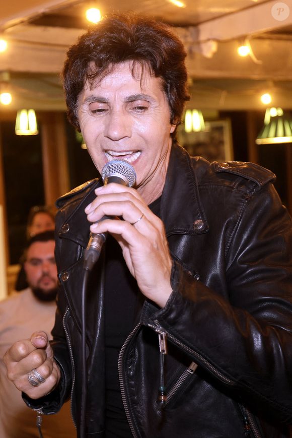 Jean-Luc Lahaye lors de la soirée Hommage à Johnny Hallyday de Willy et Emily Marceau au restaurant " La Bonne Franquette " au quartier de Montmartre à Paris, France, le 28 juin 2025. © Cédric Perrin/Bestimage