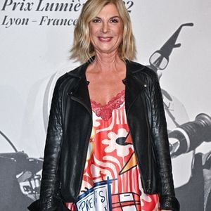 Michèle Laroque assiste à la cérémonie de remise des prix Lumière lors du 14e Festival du film Lumière à Lyon, France, le 21 octobre 2022. Photo par Julien Reynaud/APS-Medias/ABACAPRESS.COM
