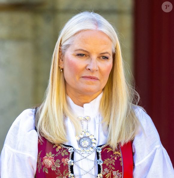 Cependant, la princesse Mette-Marit de Norvège ne faisait pas partie de ce voyage

La princesse Mette-Marit de Norvège lors de la célébration de la Fête Nationale à Oslo le 17 mai 2025.
Crédit : Backgrid USA / Bestimage