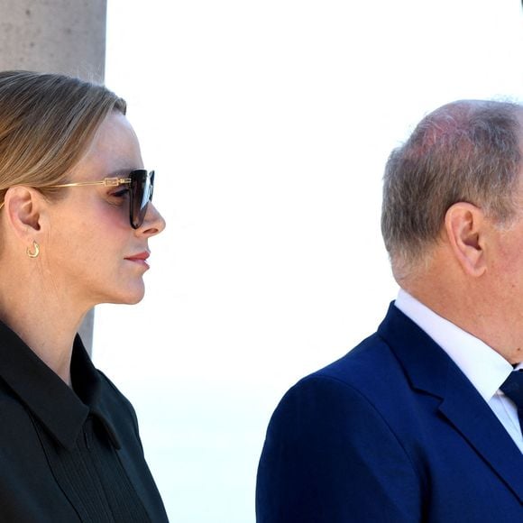 Le prince Albert II de Monaco, sa femme la princesse Charlene et la princesse Caroline de Hanovre ont pu découvrir les travaux d'aménagements réalisés pendant 5 ans au jardin exotique de Monaco avant son ouverture au public le 30 mars.© Bruno Bebert / Bestimage