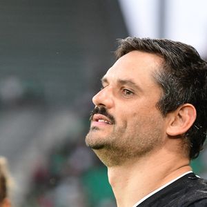 Florent Manaudou - Match des héros au stade Geoffroy-Guichard de Saint-Etienne le 31 mai 2026. Les Légendes des Verts et la Team des Héros ont fait le spectacle ce dimanche soir à Geoffroy-Guichard (3-4). Ovationnés par plus de 17 000 spectateurs, leur participation, et celle du peuple Vert, va permettre de faire avancer la recherche contre la maladie de Charcot.  © Romain Doucelin/Bestimage