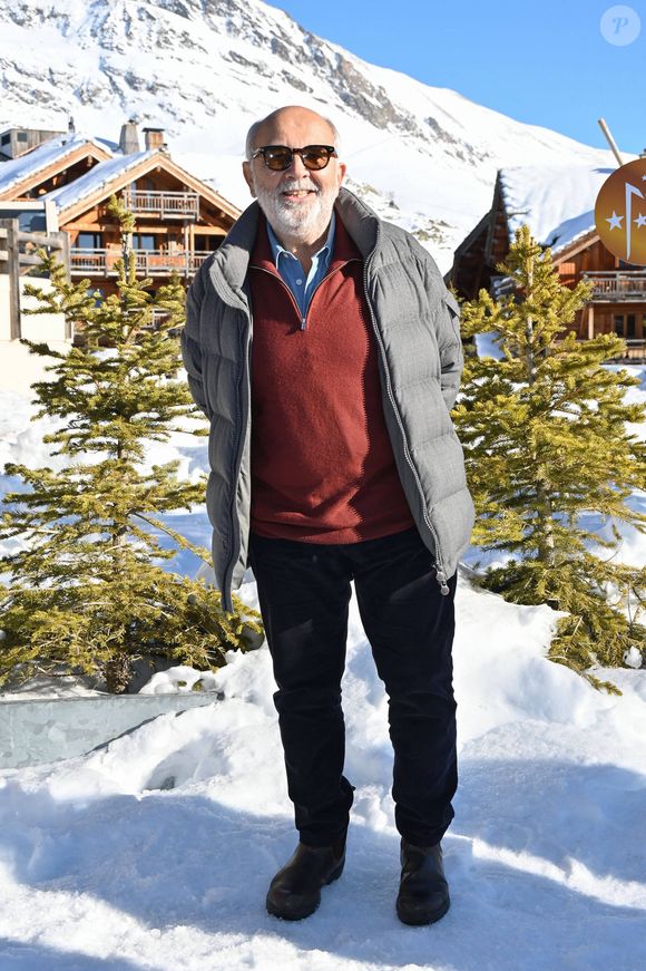 Gérard Jugnot pose pour le photocall du film 'Y a pas de reseau' pendant le 28ème Comedy Film Festival à L'Alpe d'Huez, France, le 15 janvier 2025. Photo par Mireille Ampilhac/ABACAPRESS.COM