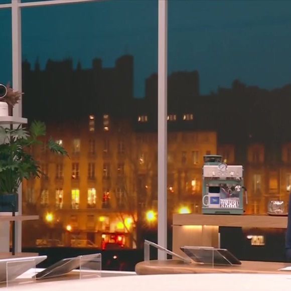 Incident en plein direct pour Bruce Toussaint dans "Bonjour !", sur TF1 mercredi 24 septembre 2025.