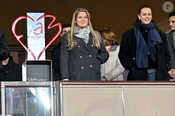 Le restaurant propose une cuisine italienne toscane, avec antipasti, pâtes fraîches, viandes et poissons.

Semi-exclusif - Camille Gottlieb et sa soeur Pauline Ducruet durant la sixième édition de la Fight Aids Cup, un match de football caritatif au stade Louis II à Monaco, le 25 janvier 2026

© Bruno Bebert / Bestimage