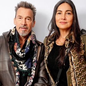 Florent Pagny et sa femme Azucena se sont offerts une escapade shopping aux portes de la capitale.

Florent Pagny et sa femme Azucena au défilé Stella McCartney prêt-à-porter automne-hiver lors de la Fashion Week de Paris.

© Bestimage