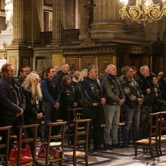 Le HDC Desperados (moto club Harley Davidson fondé par Johnny Hallyday en 1992) organise une messe en hommage au 7ème anniversaire de la disparition Johnny Hallyday à l'église de la Madeleine à Paris, France, le 5 décembre 2024. © Jack Tribera/Bestimage