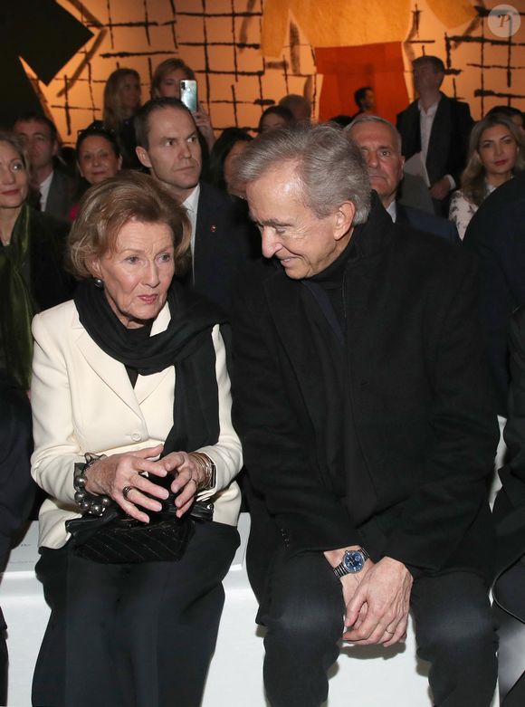 Bernard Arnault et la Reine de Norvège Sonja Haraldsen - Défilé de Mode Christian Dior, Collection Haute Couture Printemps/Été 2024 - Front Row, dans le cadre de la Fashion Week de Paris, France, le 22 Janvier 2024. © Olivier Borde / Bertrand Rindoff / Bestimage