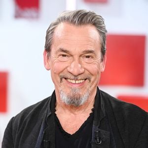 Le chanteur a été touché par un cancer du poumon
Exclusif - Florent Pagny lors de l'enregistrement de l'émission Vivement dimanche au studio Rive gauche, présentée par M.Drucker, diffusée sur France 3 le 21 juin 2026, à Paris, France, le 20 mai 2026. © Guillaume Gaffiot/Bestimage