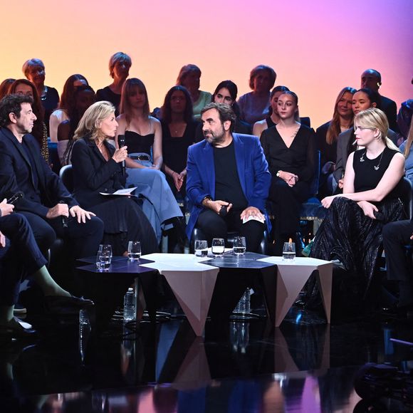 Exclusif - Patrick Bruel, Claire Chazal, André Manoukian, Zaho de Sagazan et Dany Brillant - Enregistrement de l'émission "Le Grand Echiquier : Spéciale Charles Aznavour" à l'Opéra royal de Versailles, présentée par C.Chazal et A.Manoukian, et diffusée sur France 2 le 29 mai 2025. © Guillaume Gaffiot/Bestimage