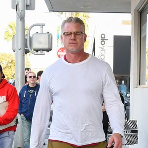 Au mois de juin 2025, Eric Dane avait déjà évoqué la terrible maladie dont il souffre, sur ABC. "Je ne pense pas que ce soit la fin de mon histoire, avait assuré le comédien. Je n'ai pas l'impression que ce soit la fin de ma vie."

Eric Dane est vu à Los Angeles, en Californie, aux États-Unis, le 13 décembre 2019. Bauer-Griffin / SplashNews/ABACAPRESS.COM