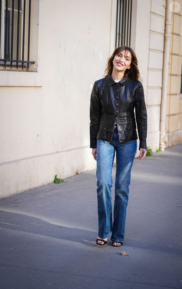 Marie Colomb au défilé La Rose Vivier à la Fashion Week de Paris le 6 mars 2025© Lucia Sabatelli / Bestimage
