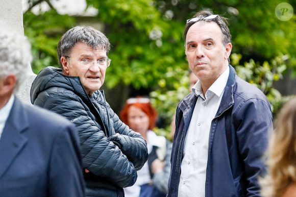 Patrick Montel à la sortie des obsèques du journaliste Daniel Bilalian en l'église Saint-Pierre de Neuilly-sur-Seine, FRance, le 22 mai 2025. © Clovis-Ouahcene/Bestimage