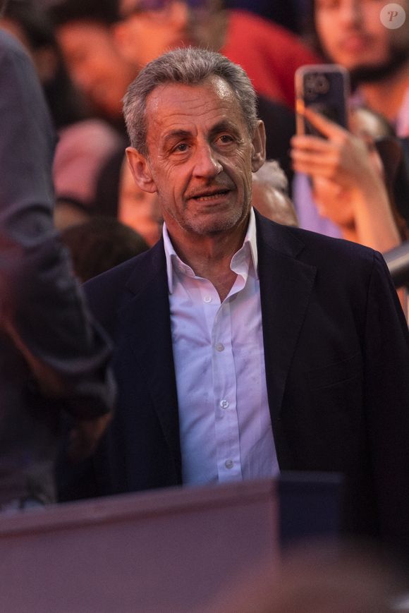 Nicolas Sarkozy - Les joueurs du PSG célèbrent leur titre de Champion d'Europe au Parc Des Princes à Paris, le 1er juin 2025.
© Cyril Moreau/Bestimage