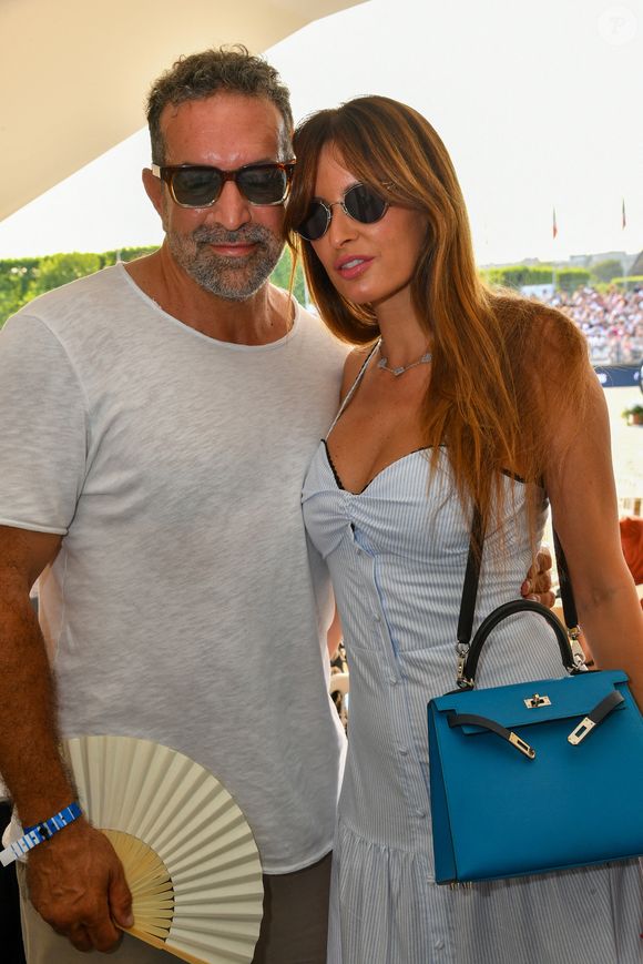 Shérazade est le fruit des amours de Malika avec Karim, un entrepreneur.

Exclusif - Malika Ménard (Miss France 2010) et son mari Karim à l’espace VIP au Longines Paris Eiffel Jumping au pied de la Tour Eiffel sur le Champ-de-Mars à Paris, France, le 21 juin 2025. © Perusseau-Veeren/Bestimage