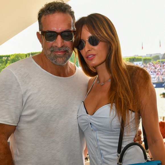 Shérazade est le fruit des amours de Malika avec Karim, un entrepreneur.

Exclusif - Malika Ménard (Miss France 2010) et son mari Karim à l’espace VIP au Longines Paris Eiffel Jumping au pied de la Tour Eiffel sur le Champ-de-Mars à Paris, France, le 21 juin 2025. © Perusseau-Veeren/Bestimage