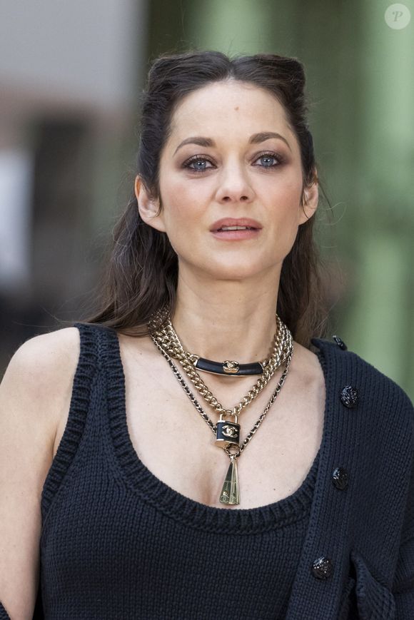 Marion Cotillard au défilé Chanel au Grand Palais, "Collection Haute Couture Printemps/Eté" lors de la Fashion Week de Paris (PFW)
© Olivier Borde / Bestimage