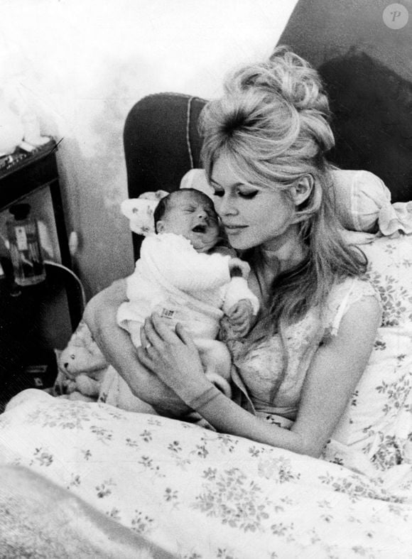 Brigitte Bardot et son fils Nicolas, unique enfant qu'elle a eu, né de son mariage avec Jacques © Charrier Keystone USA Collection / Bestimage