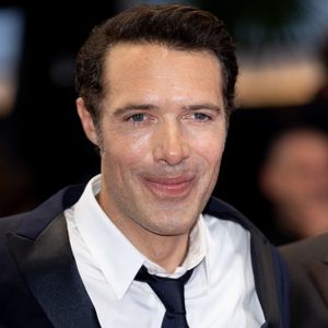Nicolas Bedos - Montée des marches du film « Mascarade » lors du 75ème Festival International du Film de Cannes. Le 27 mai 2022 © Cyril Moreau / Bestimage