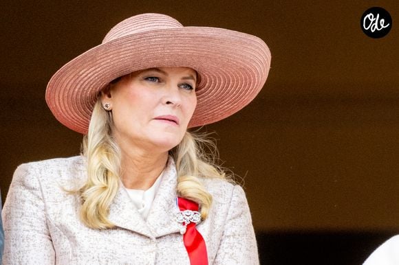 Les biens étaient proposés à partir de 1 050 euros par mois, sous certaines conditions.

À Oslo, en Norvège, les membres de la famille royale norvégienne ont été aperçus au balcon du Palais royal à l'occasion des célébrations de la Fête nationale.
Backgrid USA / Bestimage