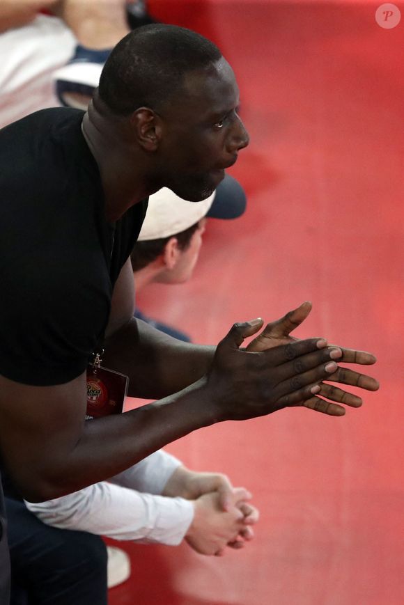 L'acteur français et co-président du Paris Basketball Omar Sy assiste au match 4 de basket-ball de la finale du Championnat de France Elite entre l'AS Monaco et le Paris Basketball (80-74) à la Salle Gaston Medecin, à Monaco, le 22 juin 2025. © Stephane Pillaud/Psnewz/Bestimage