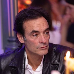 Un mois après une douloureuse perte, Anthony Delon a brisé le silence sur Instagram. 

Anthony Delon au dîner de gala caritatif de l'ONG Elisecare dédié aux enfants de la guerre au Pavillon Ledoyen à Paris © Julien Sarkissian / Bestimage