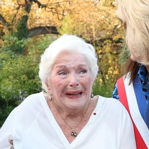 Jeanne d'Hauteserre, Line Renaud et Brigitte Macron lors de l'inauguration du jardin des ambassadeurs Line Renaud à Paris le 2 octobre 2023.

© Coadic Guirec / Bestimage