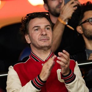Michaël Youn - People dans les tribunes du match de Ligue des champions entre le PSG et le Borussia Dortmund (2-0) au Parc des Princes à Paris. © Cyril Moreau/Bestimage