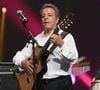 Il s'agit de Chico Bouchikhi 

Exclusif - Chico Bouchikhi - Chico & The Gypsies célèbrent 45 ans de carrière au Palais des Congrès avec un concert symphonique inédit le 24 mai 2025. Portés par 80 musiciens et des invités prestigieux, leurs tubes cultes ont résonné dans une version grandiose, entre rumba, flamenco et symphonie.
© Guirec Coadic / Bestimage