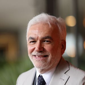 N'oublions pas non plus la présence de Pascal Praud.

Pascal Praud au village lors des Internationaux de France de Tennis de Roland Garros 2025, à Paris, France, le 4 Juin 2025. © Jacovides-Moreau/Bestimage