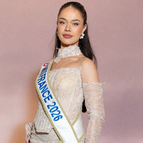 Hinaupoko Devèze (Miss France 2026) - Photocall de l'avant-première mondiale parisienne de la saison 4 Netflix de "Bridgerton" au Palais Brongniart à Paris, France, le 14 janvier 2026. © Cyril Moreau/Bestimage