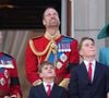 Les membres de la Couronne vont-ils y assister ?
Le roi Charles III d'Angleterre le prince William, prince de Galles, Le prince Louis de Galles, Le prince George de Galles, Catherine (Kate) Middleton, princesse de Galles, La princesse Charlotte de Galles - Les membres de la famille royale britannique au balcon de Buckingham Palace lors de la cérémonie Trooping the Colour à Londres, le 14 juin 2025. Affecté par le crash du Boeing 787 Dreamliner à Ahmedabad du 12 juin, le souverain et les officiels porteront un brassard noir en hommage aux plus de 270 victimes. Bon nombre d'elles étaient des ressortissants britanniques.
© Jams Whatling / Bestimage