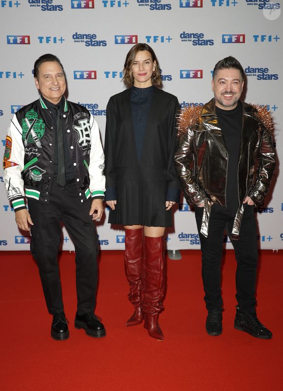 Jean-Marc Généreux, Fauve Hautot et Chris Marques - Photocall de lancement de la saison 2026 de "Danse avec les stars" (DALS) au siège de TF1 à Boulogne-Billancourt le 18 décembre 2025. © Coadic Guirec/Bestimage
